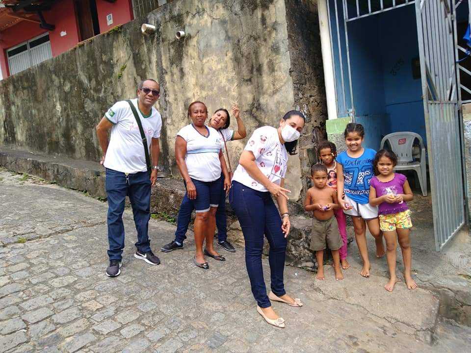 Camacã: Unidade de Saúde Luís Castro II antecipa a Páscoa distribuindo chocolates para as crianças